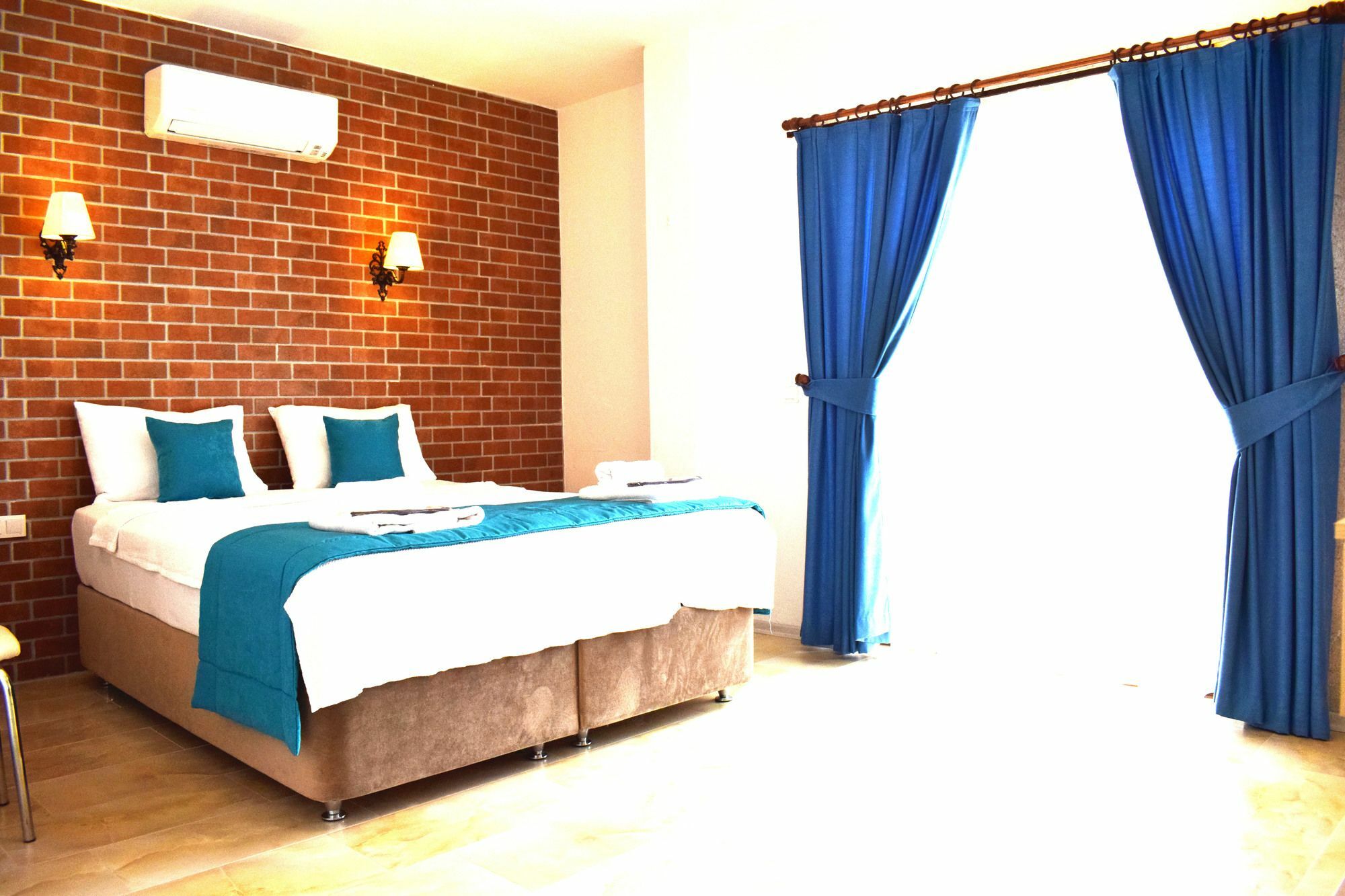 Aksu Hotel Alacati Exterior photo